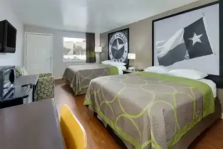 Super 8 by Wyndham Pearl District Downtown - 37