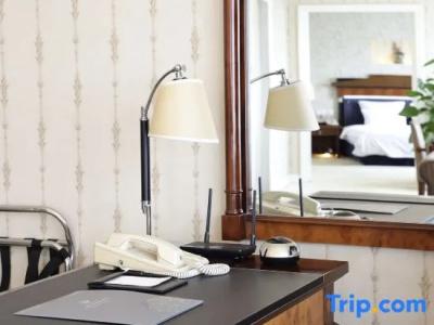 Nanjing Grand - 140