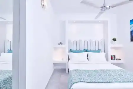 Mykonos Town Suites - 11