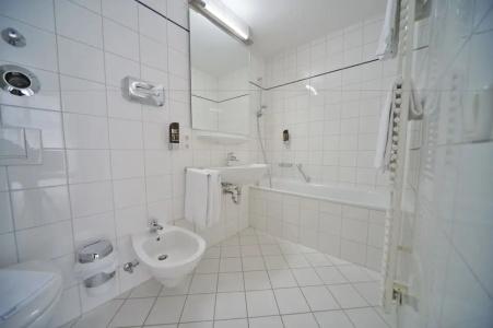 Bayer's Boardinghouse und - 98