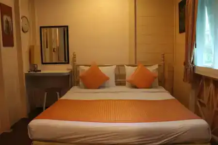 Samsen Sam Place - 118