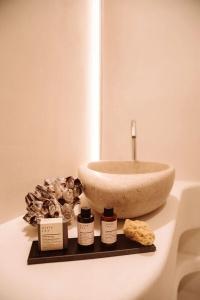 White Pebble Suites - 7
