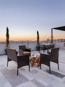 Thisean Modern Suites By Athens Stay - 47