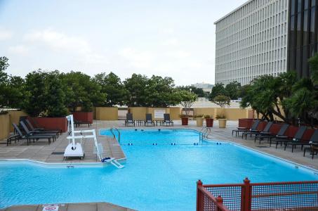 DoubleTree by Hilton Houston Greenway Plaza - 41
