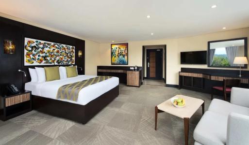 Ramada By Wyndham - 90