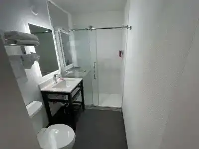 Roy Inn & Suites -Sacramento Midtown - 27