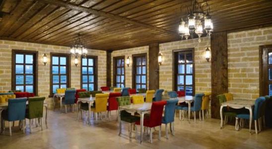 Elevres Stone House - 14