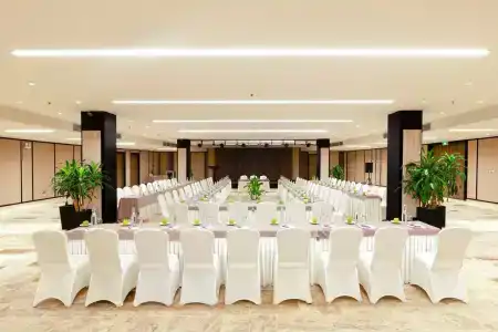 Melia Danang Beach Resort - 34