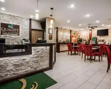 Quality Inn & Suites Airport - 19