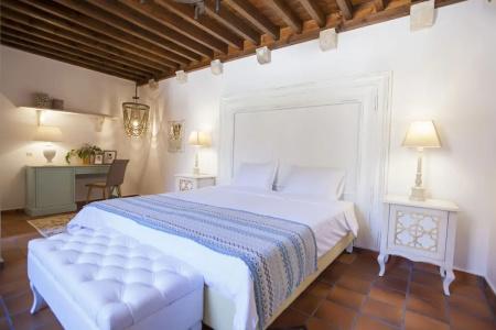 Saint Artemios and Oriental Suites - 26