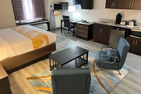 Quality Inn & Suites - - 32