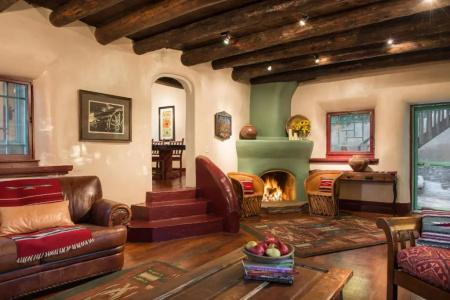 Inn of the Turquoise Bear - 14