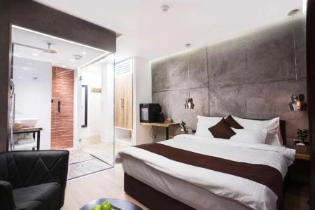 One Luxury Suites - 42