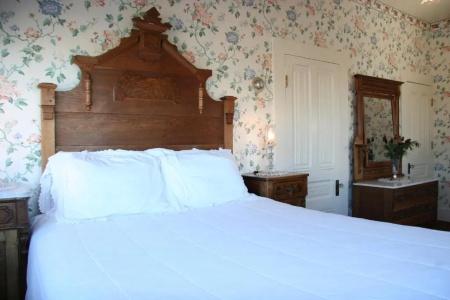 Martine Inn - 80