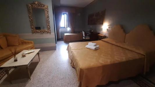 I Portici Boutique - 55