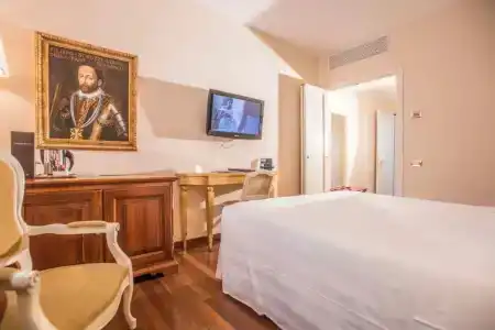 Golden Tower & Spa - 53