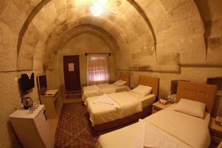 Falcon Cave Suites - 3