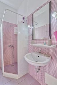 Pavlos Place - 73