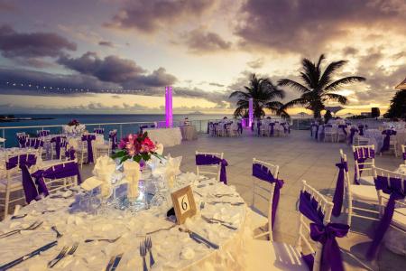 Sonesta Maho Beach & Casino - Все включено - 35