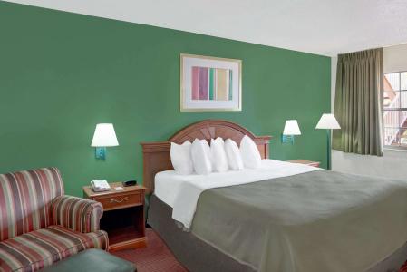 Howard Johnson By Wyndham Ft. Myers Fl - 2