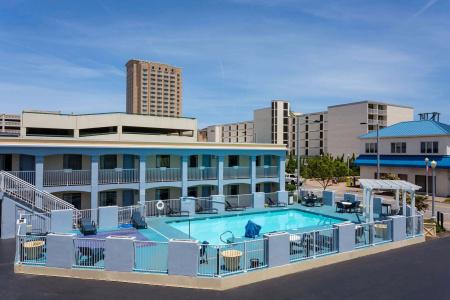 Ramada by Wyndham Virginia Beach - 10