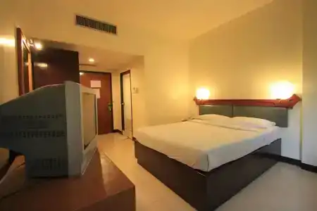 River Inn - 3