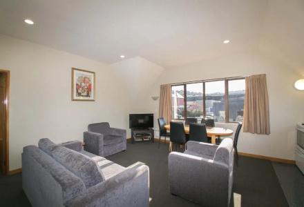 Allan Court - 112