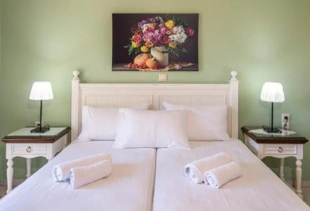 Stamatakis Boutique Studios - 138