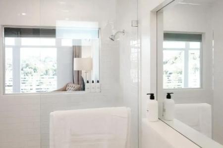 Hollywood Hills - 8