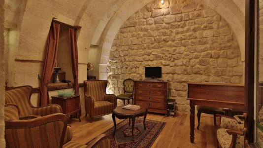 Golden Cave Suites - 1