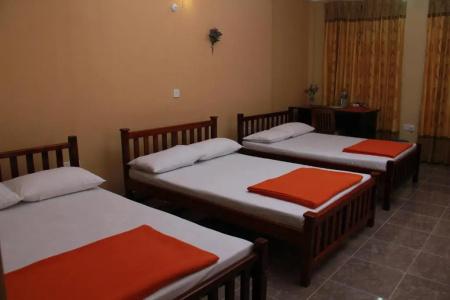 Anura Guest Inn - 10