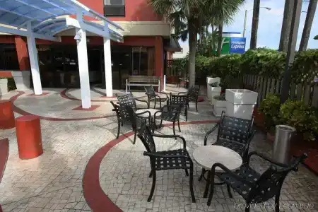 Onyx Miami Airport - 14