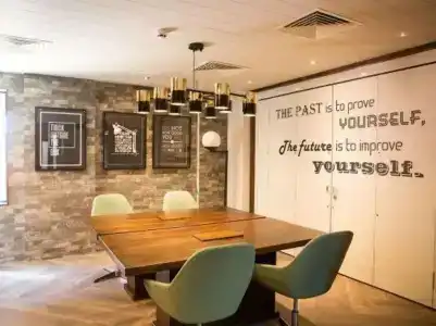 Premier Inn King's Cross - 12