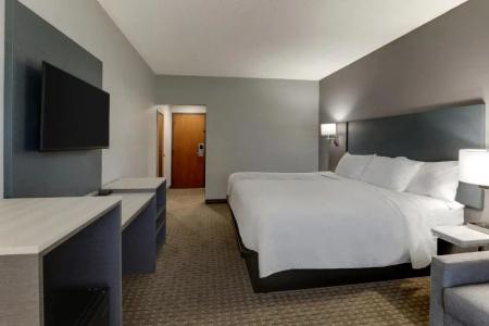 Barrington & Suites - 32