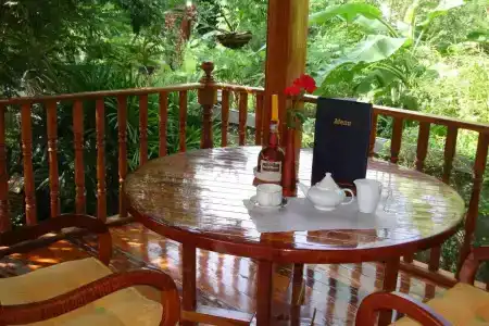 Home Stay Stc Bed And Breakfast - 15