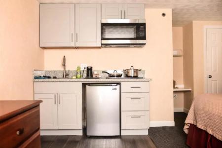 Ogunquit and Suites - 104