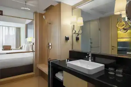 Courtyard by Marriott Shanghai Central - 30