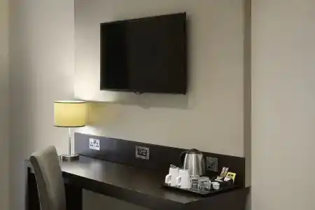 Premier Inn Tower Bridge - 35