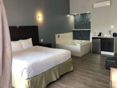 Best Western Plus Inn-by-the-Sea - 30