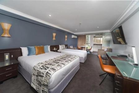 Hyde Park Inn - 141