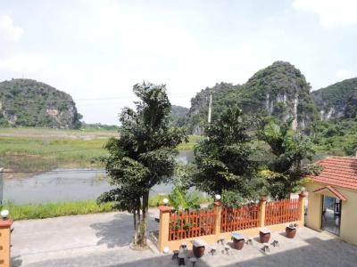 Anna Tham View - 33
