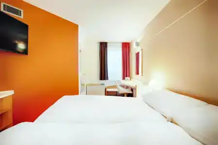 ibis Bonn - 60
