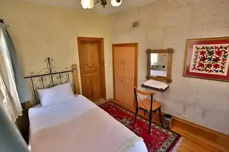 Kookaburra Pension - 24