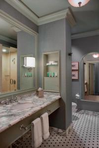 Icon, Autograph Collection - 68