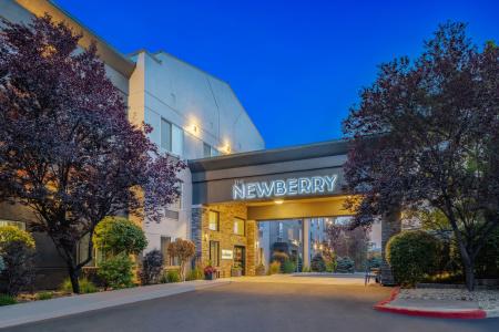 DoubleTree by Hilton - 42
