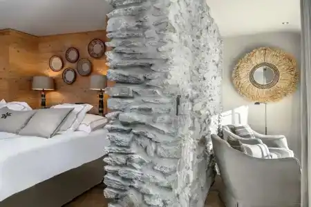 Unique Post - 40