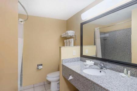 Quality Inn & Suites University Area - 7