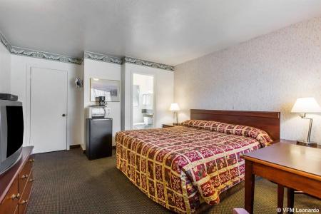 Monterey Fairgrounds Inn - 3