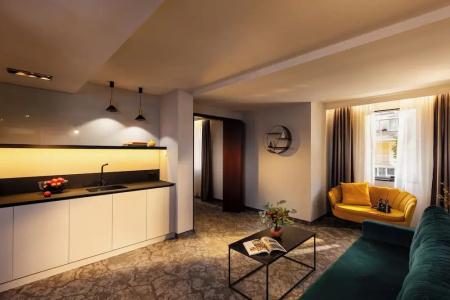 Rosslyn Thracia Sofia - 106