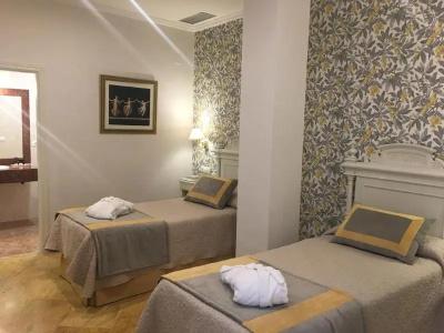 Adriano Boutique Sevilla - 55